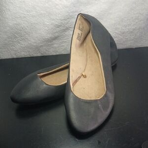 Time and Tru Women's Classic Black Loafers